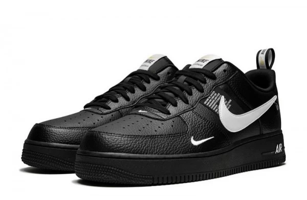 black Nike sneakers men