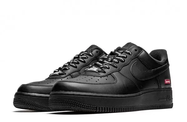 black Nike sneakers men