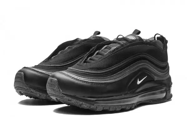 black Nike sneakers men