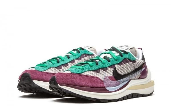 VaporWaffle Sacai Villain Red - DD3035-200 | Best Replica Ret Sneaker Sites