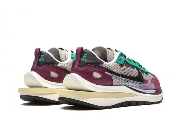 VaporWaffle Sacai Villain Red - DD3035-200 | Best Replica Ret Sneaker Sites