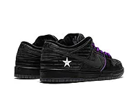 black nike sneakers