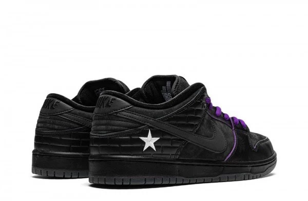 black nike sneakers