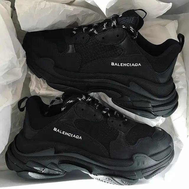 https://retsneakers.com/