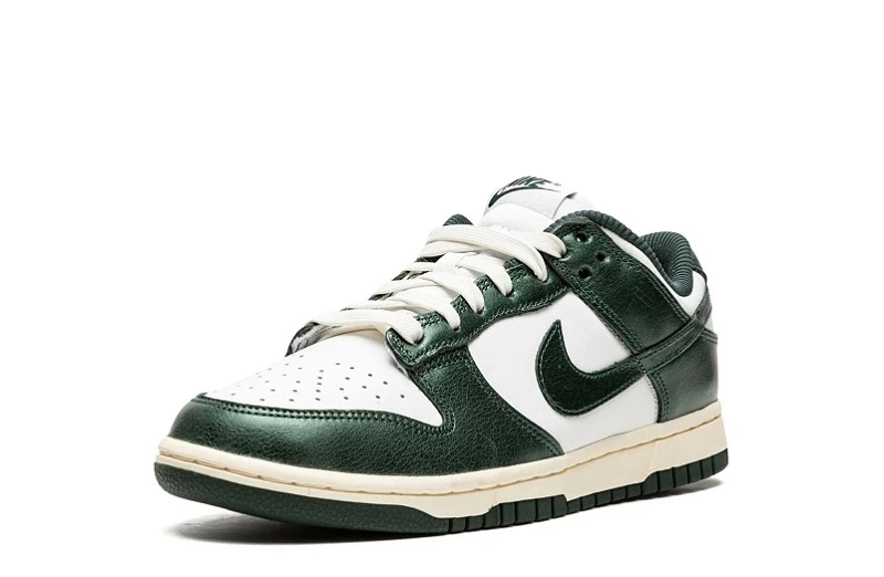 Nike Dunk Low "Vintage Green" WMNS Reps DQ8580-100 in just $102